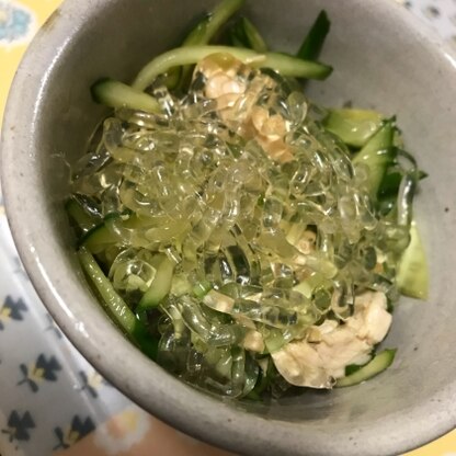 ちゅるりんという海藻麺も入れて、お酢多めで作りました♪手軽で美味しかったです。ささみは買い置きしてるので、レパートリーの１つになります♡